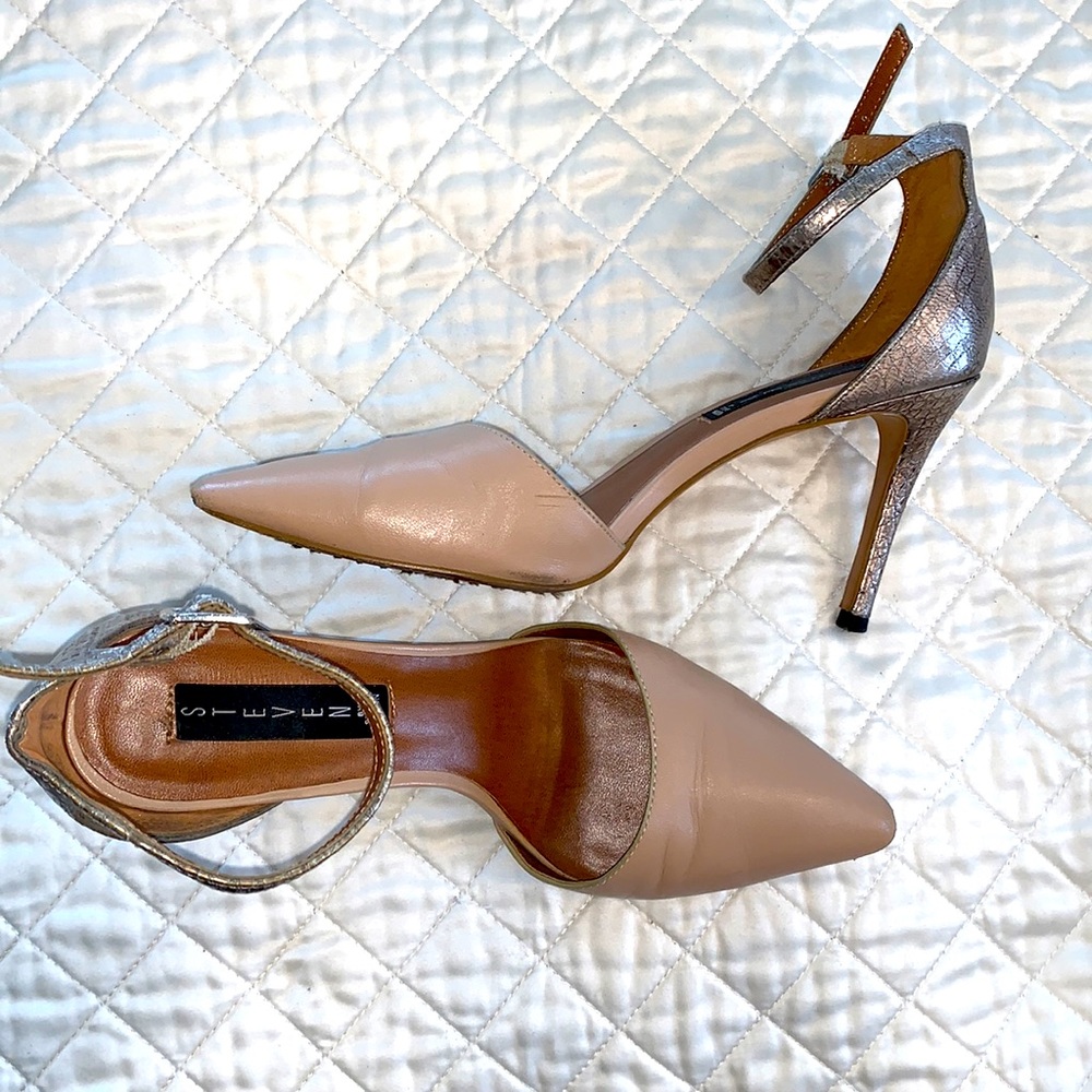 STEVEN by Steve Madden Metallic Tan Pumps